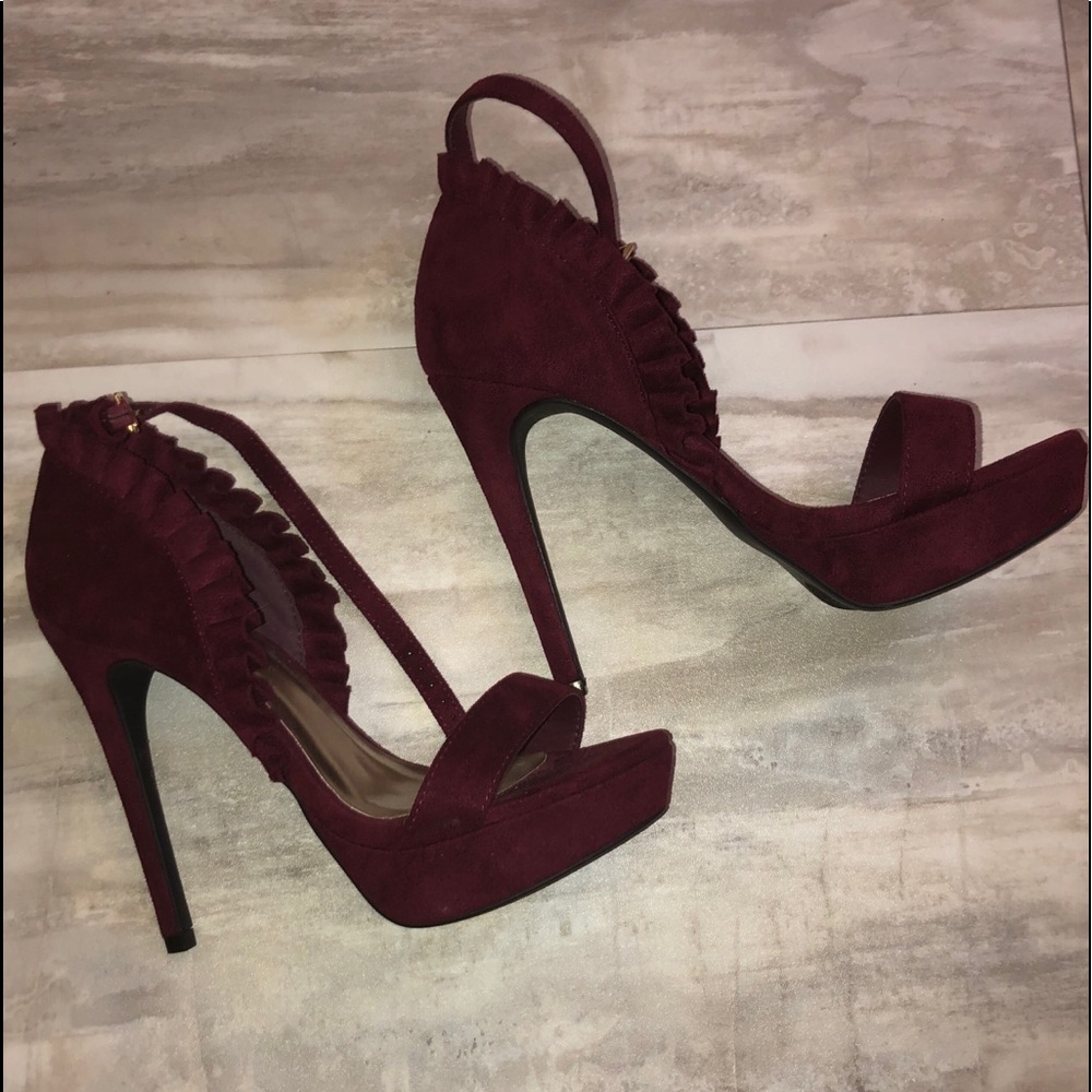 💖 2 FOR 20💖 Maroon open toe ruffled heels